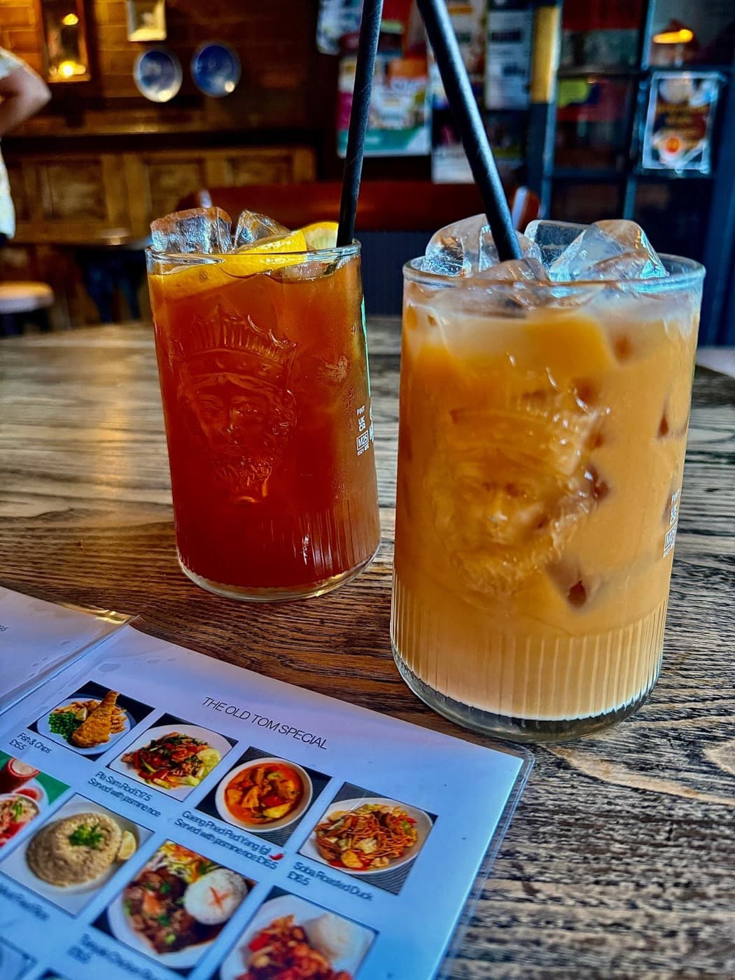 Thai lemon iced tea and Thai milk tea on the bar table at The Old Tom Oxford